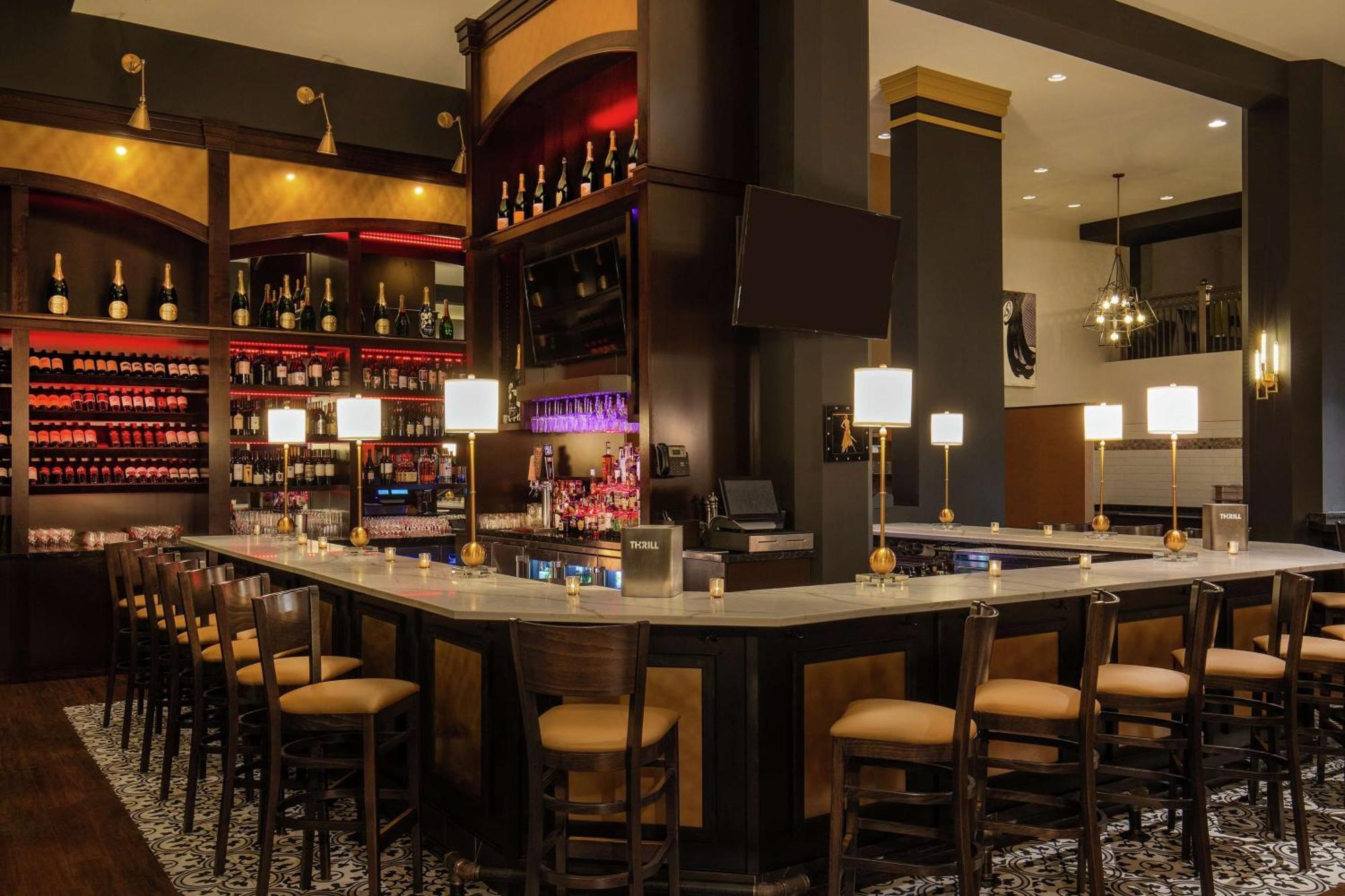 Doubletree By Hilton Youngstown Downtown Екстер'єр фото