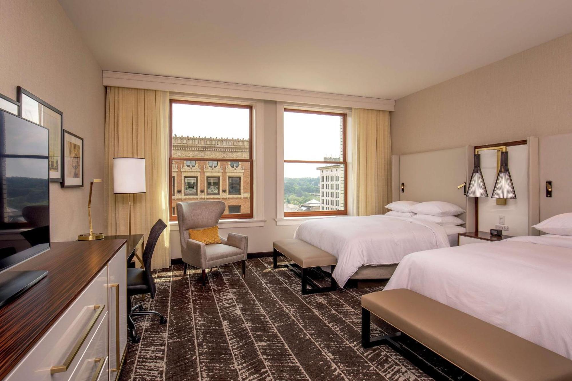 Doubletree By Hilton Youngstown Downtown Екстер'єр фото