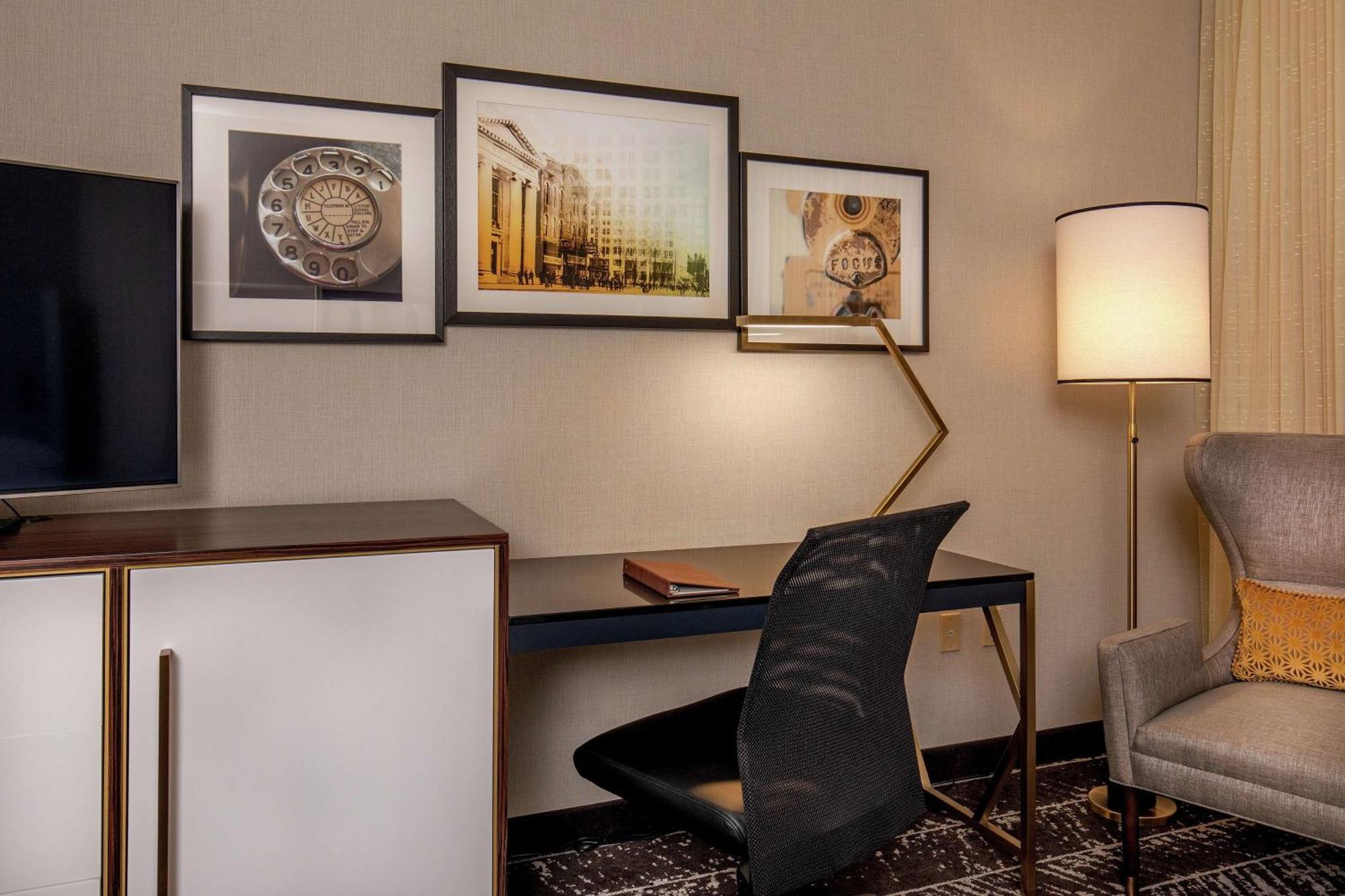 Doubletree By Hilton Youngstown Downtown Екстер'єр фото