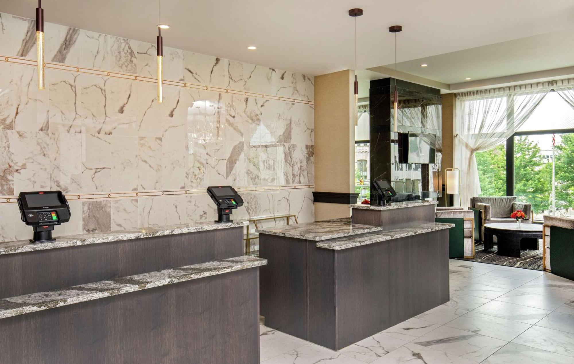Doubletree By Hilton Youngstown Downtown Екстер'єр фото
