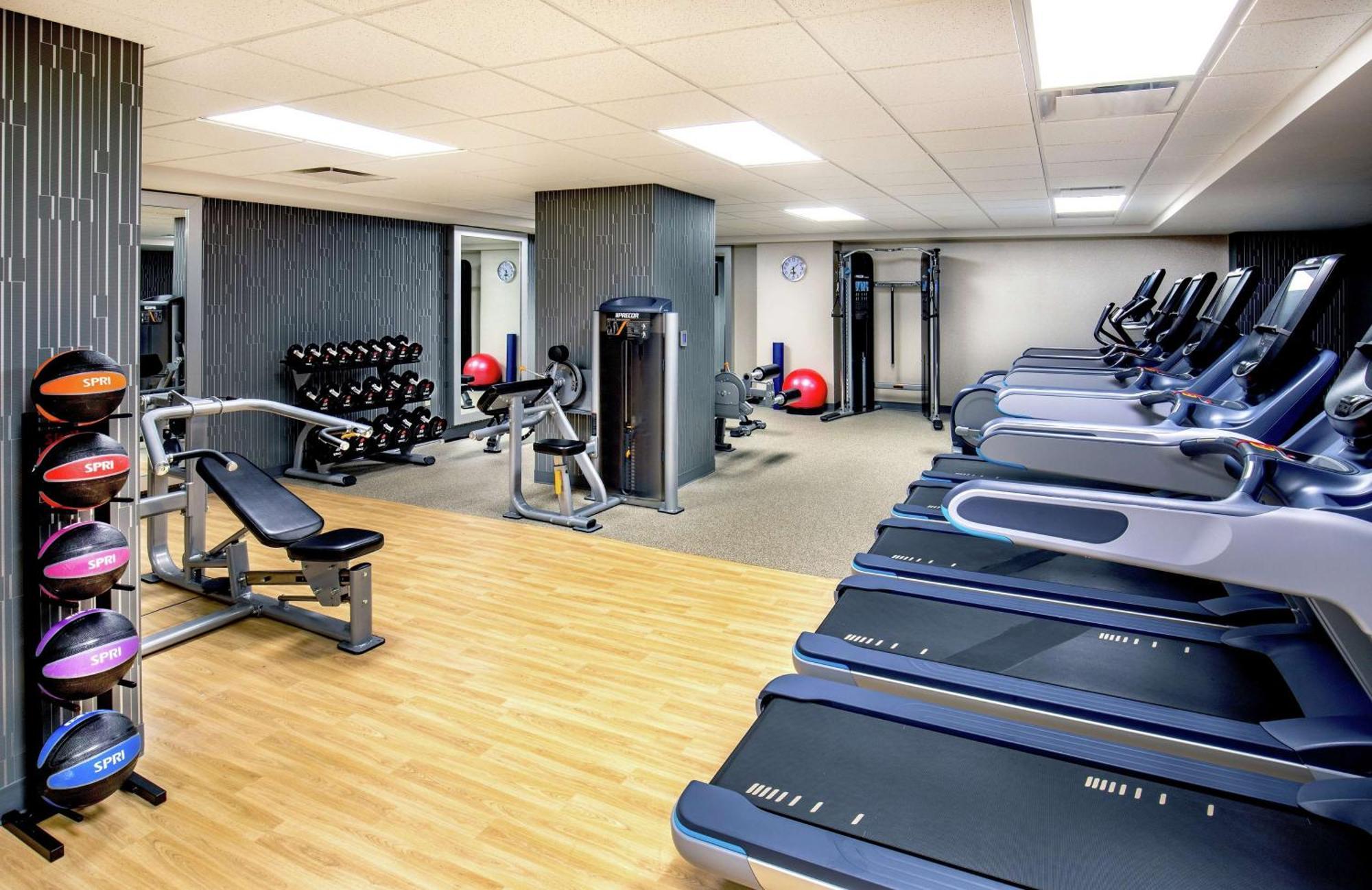 Doubletree By Hilton Youngstown Downtown Екстер'єр фото